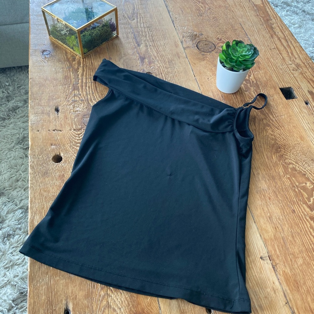 Asymmetrical top